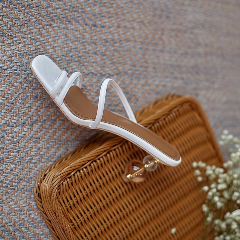 Preise REAVE KATZE Sommer Reife Karree Frauen Gladiator Mode Design Seltsame Heels Prise Slipper Party Kleid Schuhe Größe 43 B2598