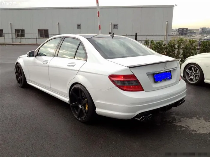 Спойлер из углеродного волокна для Benz W204 C180 C200 C260 C280 C300 C74 спойлер на крышу 2008