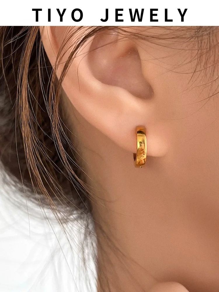 

TIYO Modern Jewelry Titanium Steel Hoop Earrings Popular Design Hot Selling Golden Plating Metal Earrings For Women Accessories