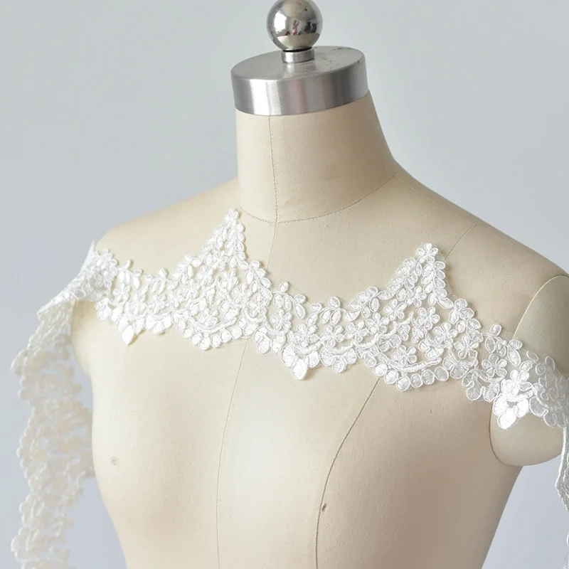 

Lace Embroidery White Fabric For Wedding Dress Luxury High Quality 2021 Sold By Yard Hot Lovely Women Clothing Decoration G549