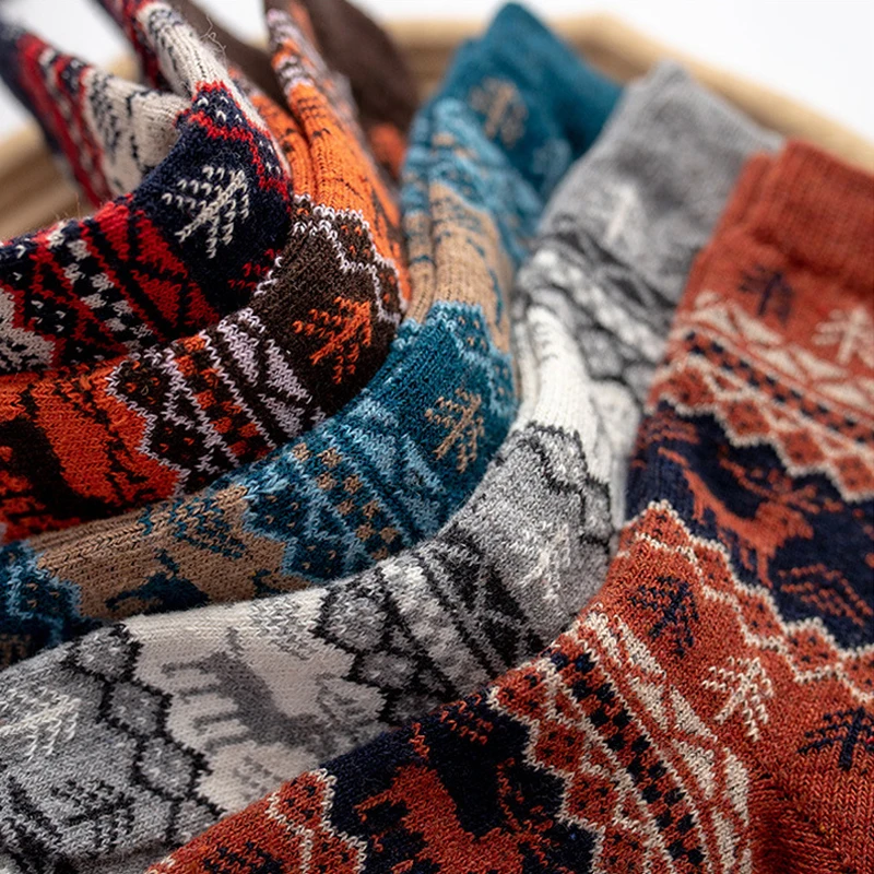 Womens Wool Socks Winter Warm Thick Hiking Boot Thermal Cozy Crew Elk Pattern Soft Socks for Cold Weather 5 Pairs