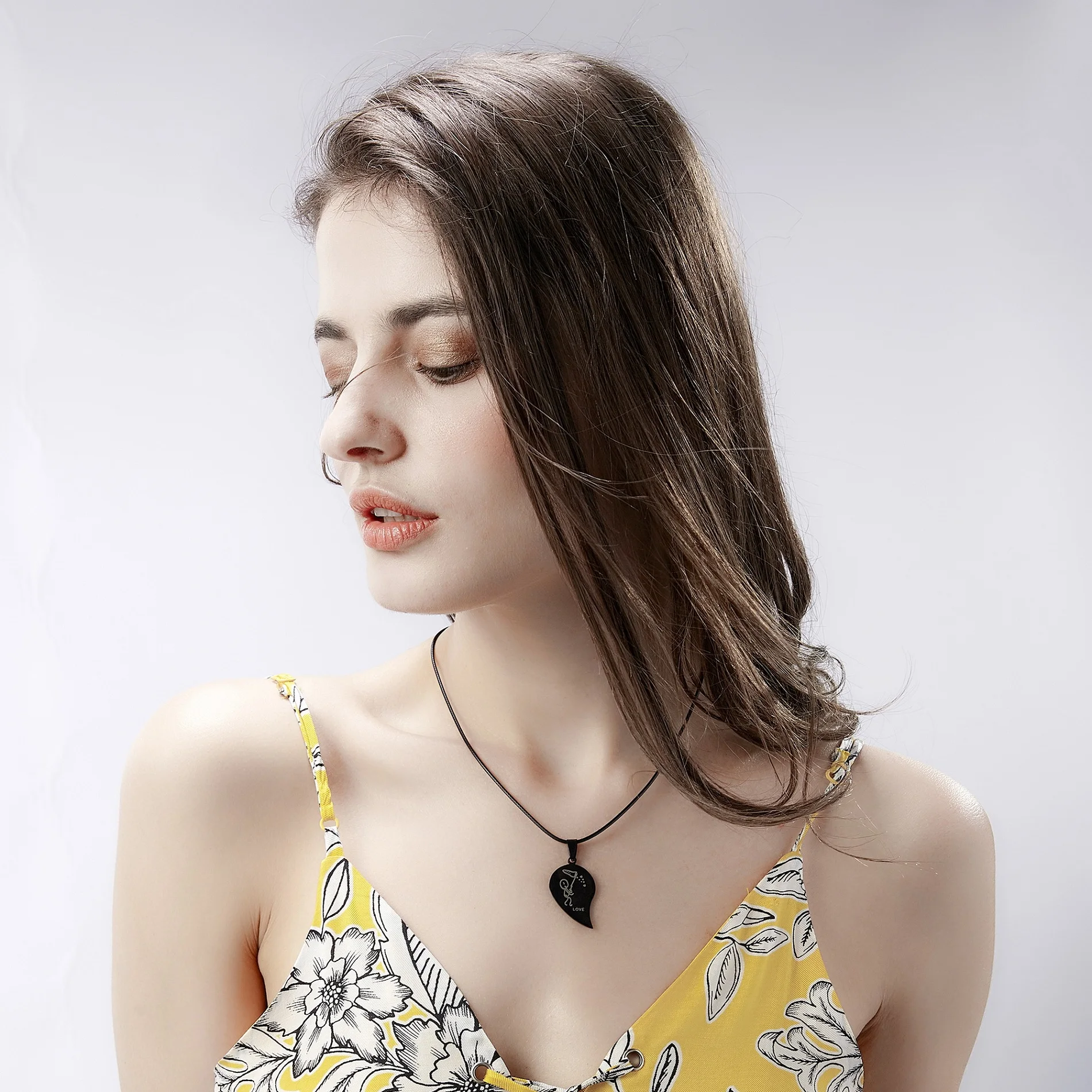 

2 Pcs/set Pendant Stainless Steel Heart Necklace Leather Chain Choker Women Necklace For Men Couple Valentine's Day Gift 2 Pcs/