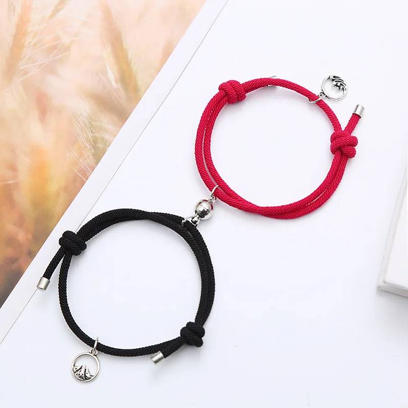 

2pcs Couple Magnet Attract Each Other Creative Personality Couple Bracelet Men and Women Charm Girl Bracelet Jewelry Gift H10002