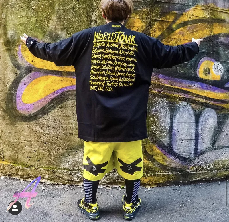 

Hoodies & Sweatshirts