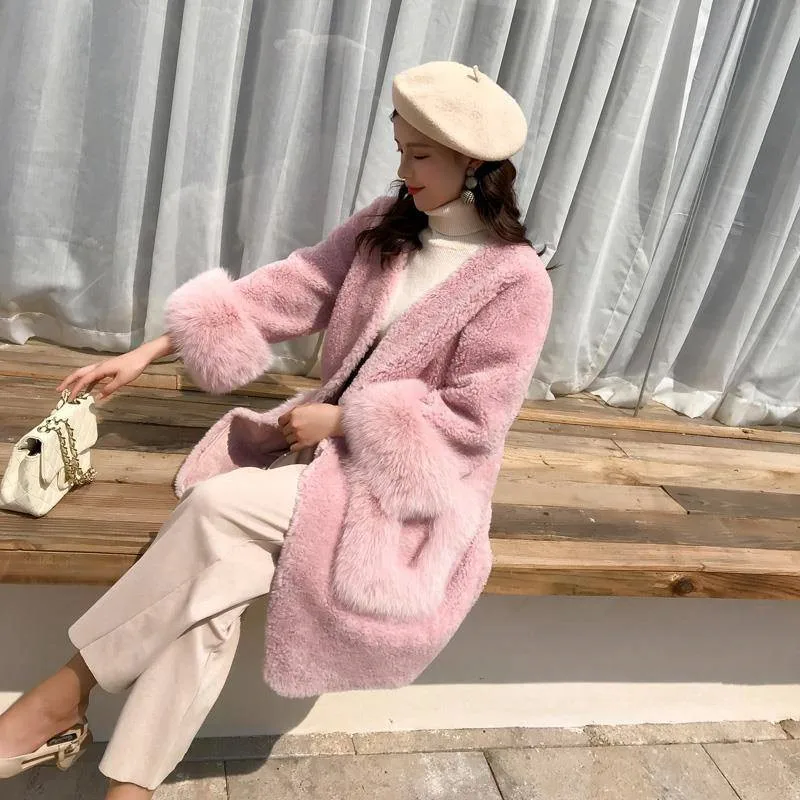 Женское длинное пальто из искусственного меха с V-образным вырезом и длинным