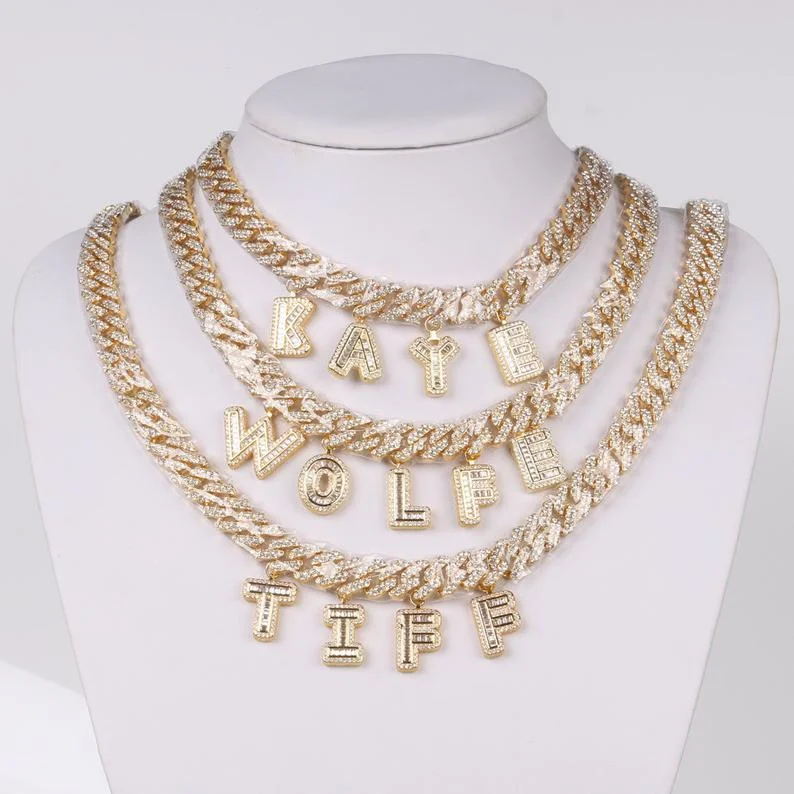 

2020 Zircon Four Name Necklace for Women Cuban Chain CUSTOM Name necklace 12mm Necklace Baguette Letter Pendant