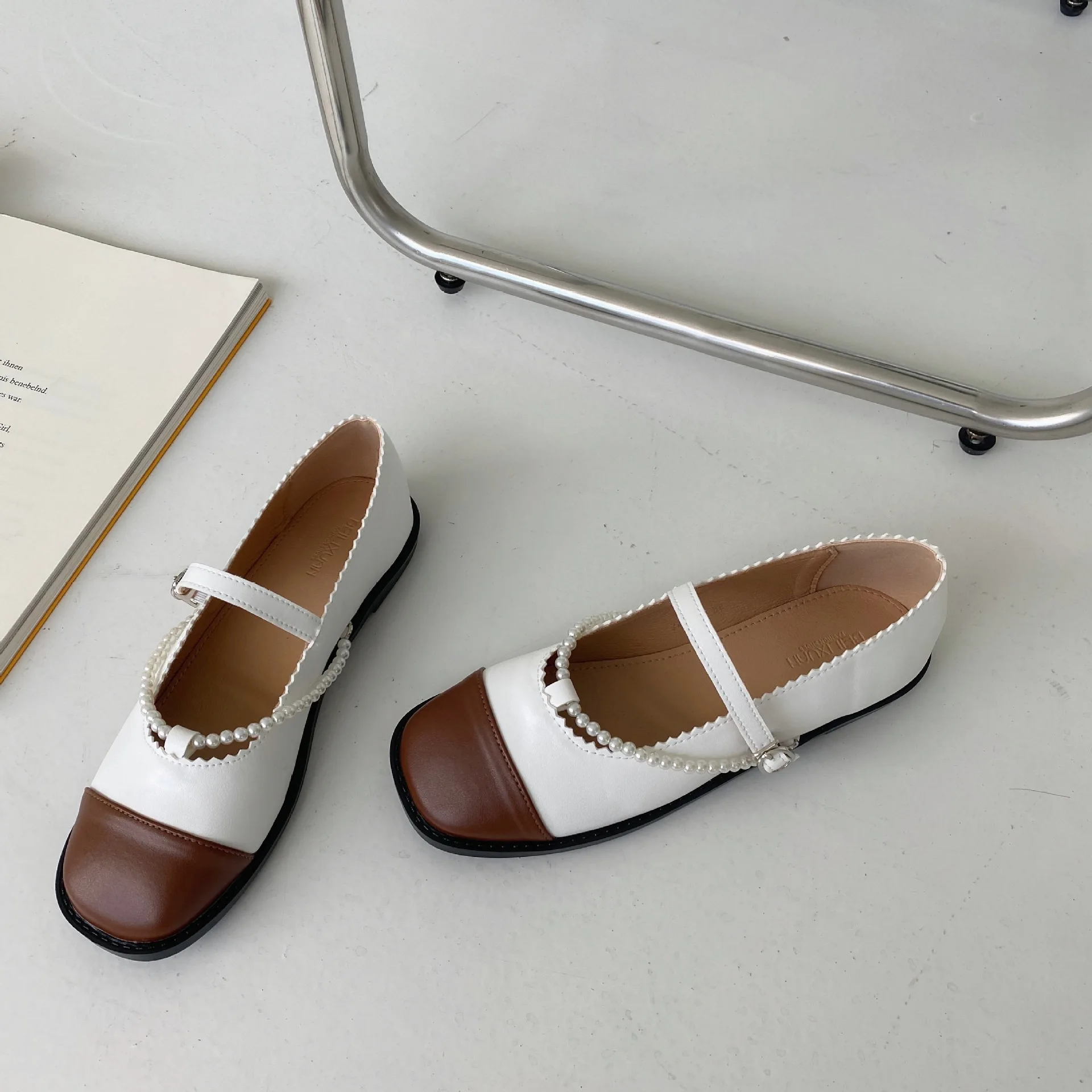 

Shallow Mouth Low Heels Rubber PU Basic Hoof Shallow Mouth Low Heels Basic PU Rubber