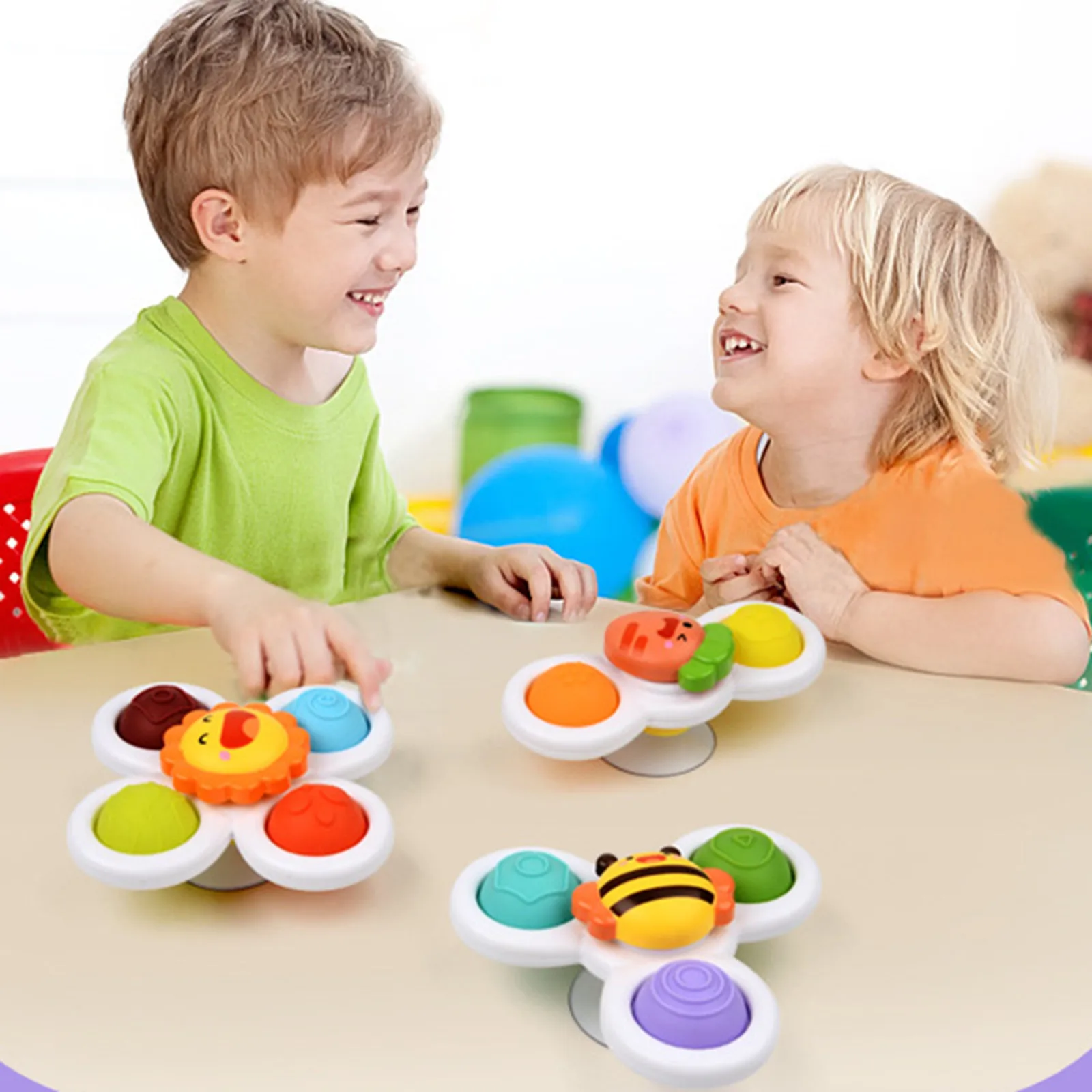 Комплект детской одежды из 3 х предметов с изображением детские погремушки