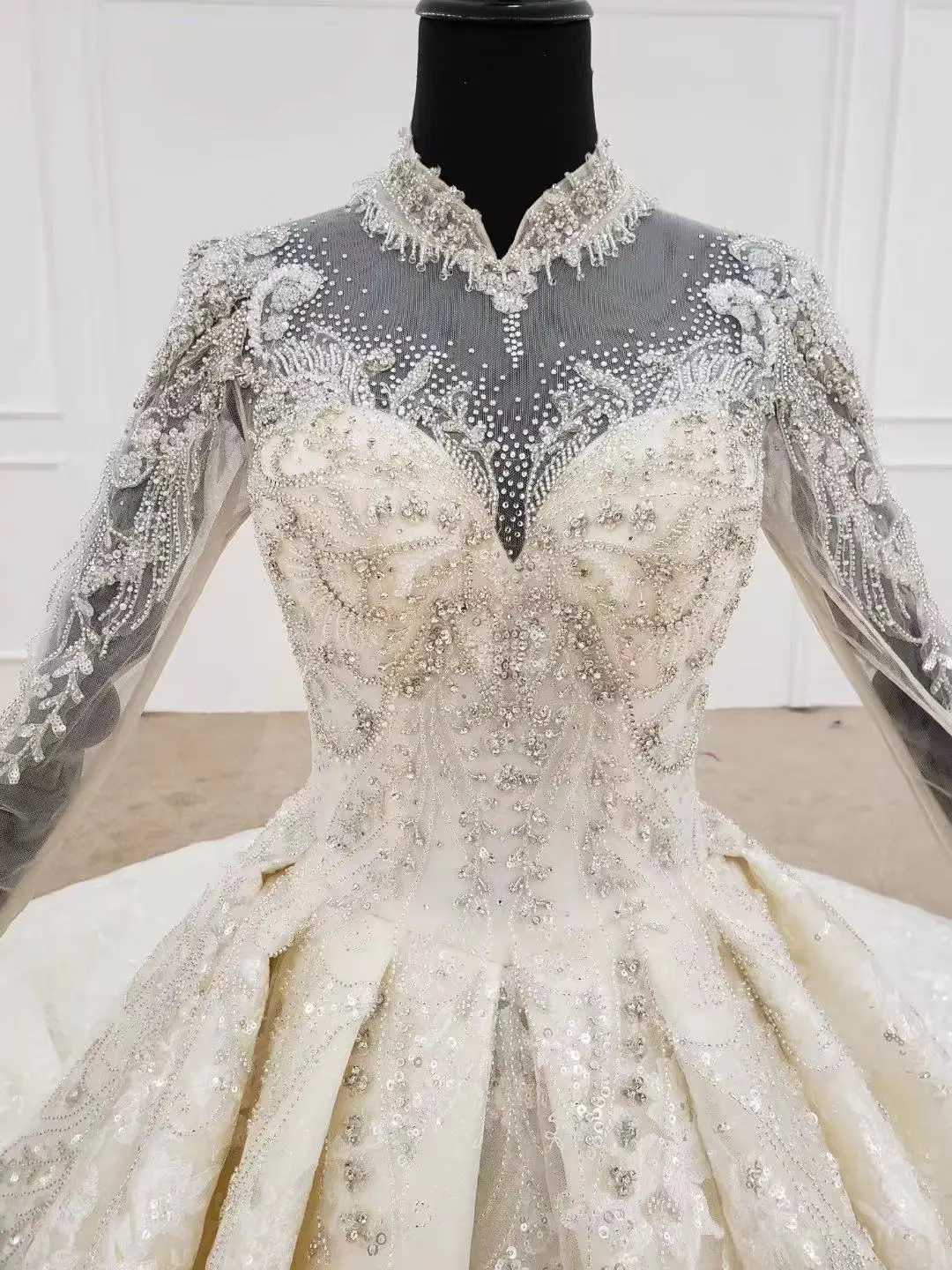 

Champange Vintage Ball Gown Wedding Dresses 2020 Long Sleeves Crystals Lace Up Back Turkey Bridal Gown Train Vestidos De Noiva