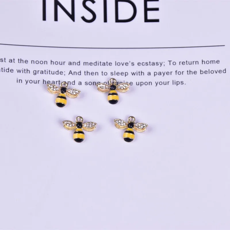 

10 шт./упак. 18x14 мм блестящие маленькие серьги-подвески в виде пчелы с разрезами милый кулон для животного для самостоятельного изготовления ...