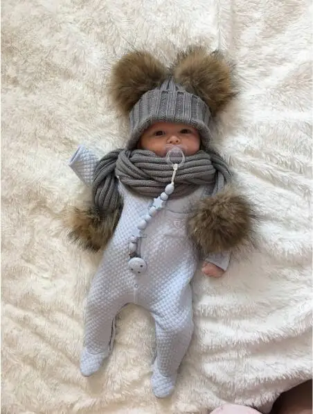 

Children's Fashion Warm Autumn Scarf Hat Suit Kids Knitted Scarves and Hat Set Pom Poms Twist Pattern Knit Hat Accessories Set