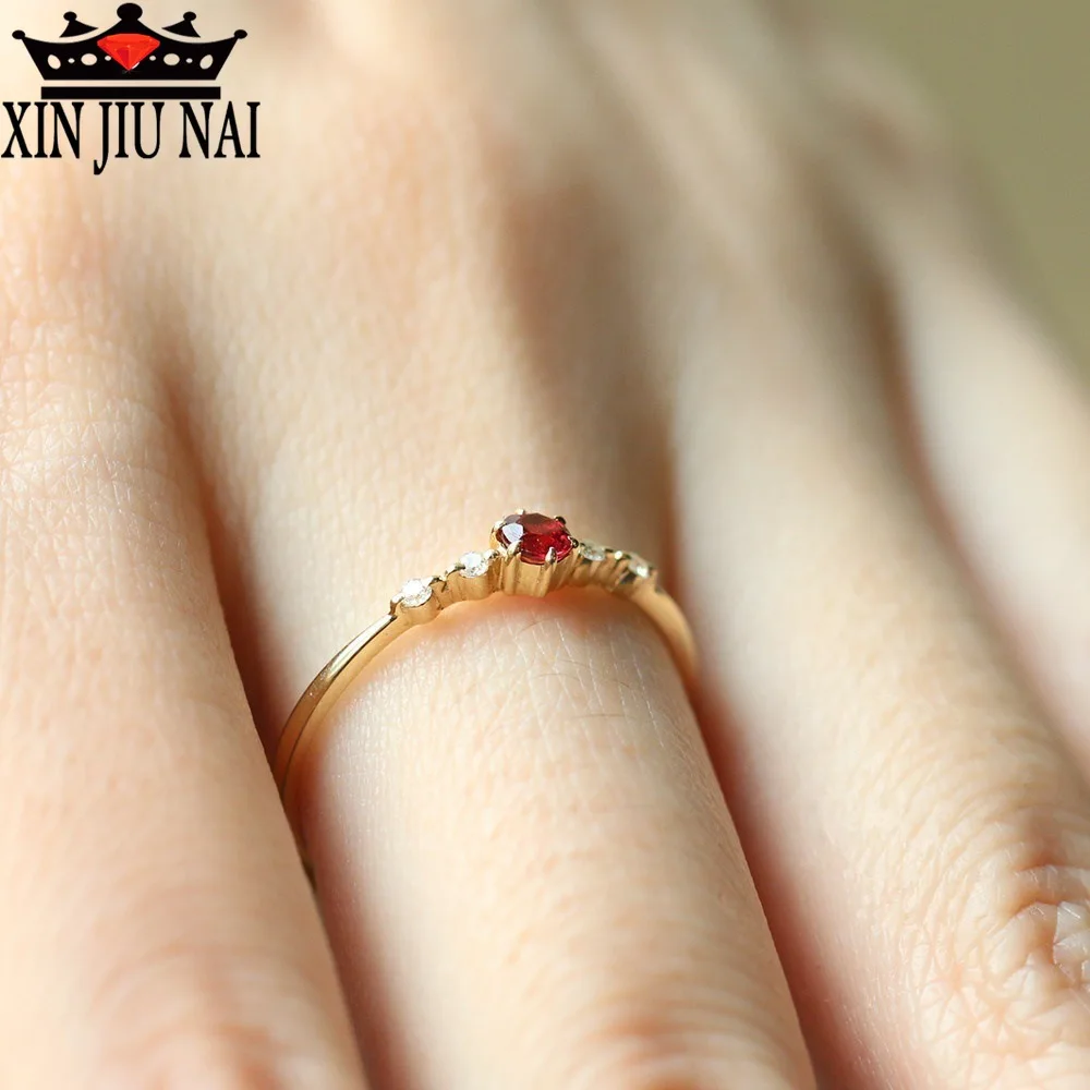 Простое женское кольцо с гранатом и цирконом элегантное темпераментное