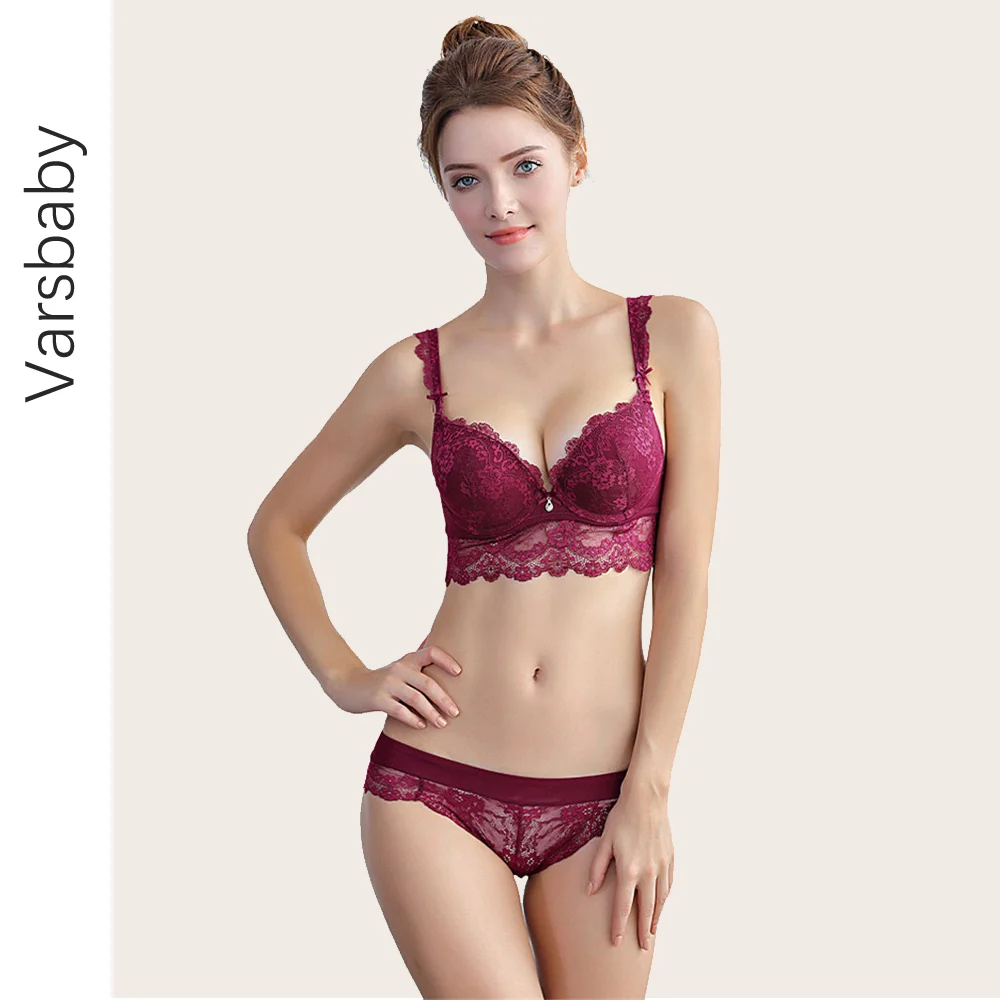 Комплект кружевного нижнего белья с чашками пуш ап и глубоким V образным