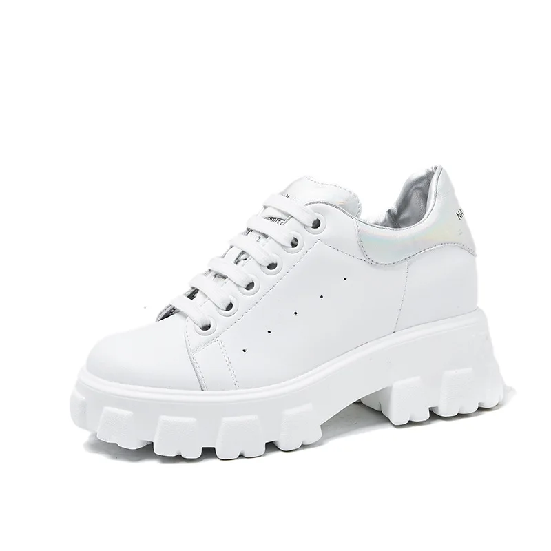 

Новинка Весна 2020, кожаные белые туфли для женщин, женская обувь с увеличенной высотой 7 см, женская обувь с лазерным узором, маленький размер ...