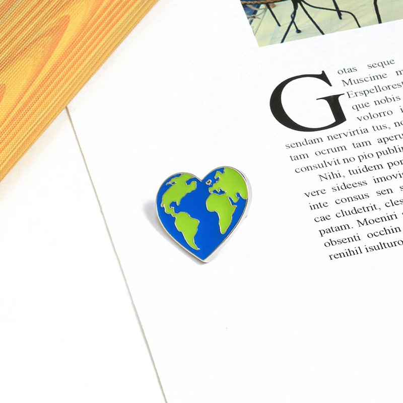 Креативная эмалированная брошь в форме сердца с изображением синей земли|Броши| |
