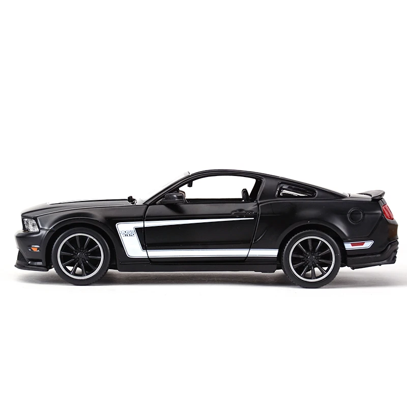 Коллекционная модель спортивного автомобиля Форд Мустанг Босс 302 1:24 | Игрушки и