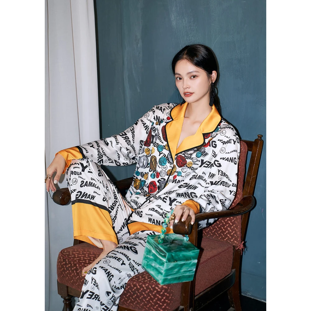 Maison Gabrielle Monogram Coin Letter Printed Pajamas Set Loungewear Sleepwear for Women Silk Satin 2 Pcs Long Sleeve Pyjama