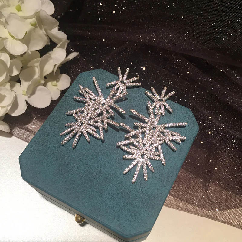 

S925 Needle Star Firework Earrings For Women Super Flash Personality Exaggerated Luxury Creative Bridal Wedding Jewelry Gift