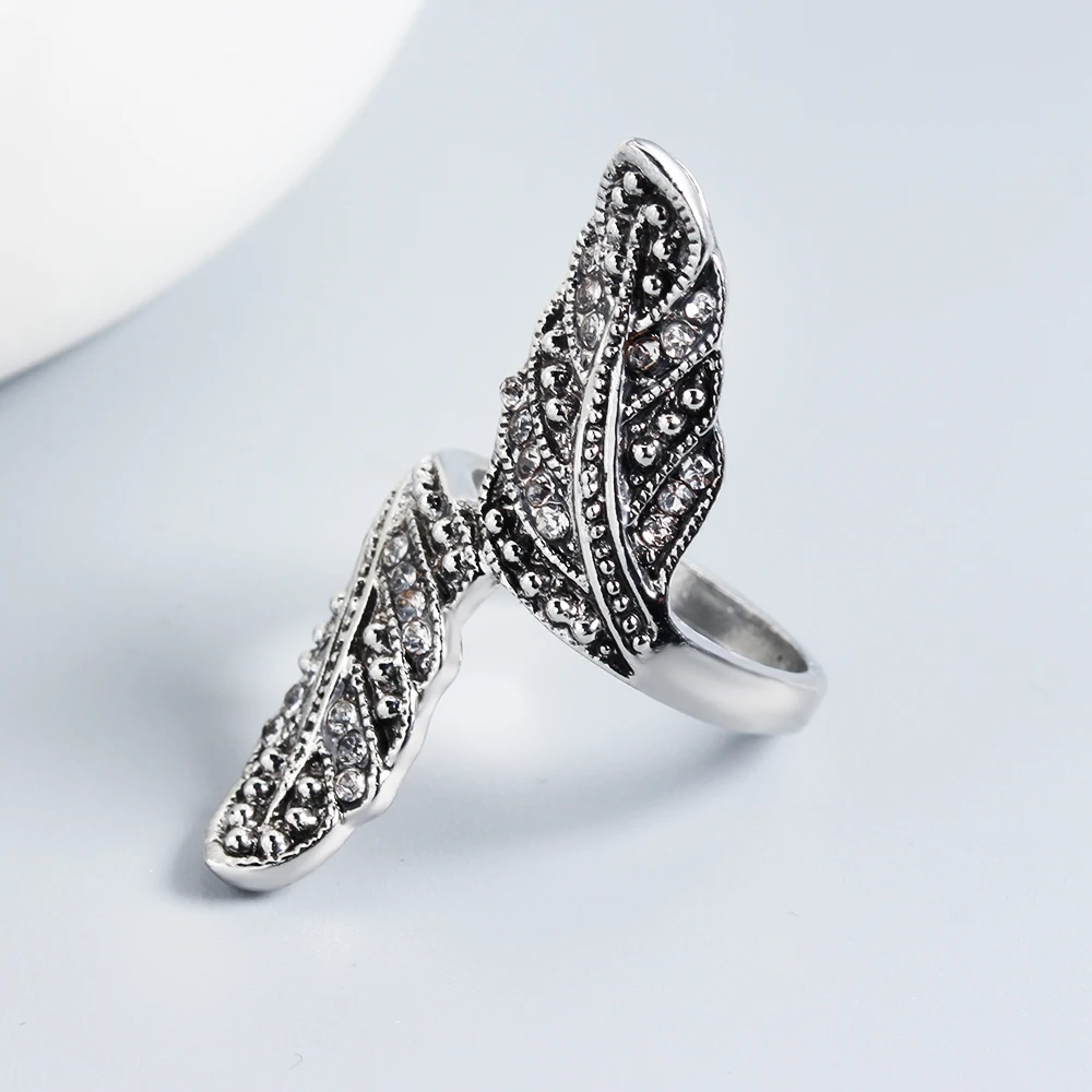 

Vintage Style Leaf Shape Ring Micro Inlaid Zircon Ring Personality Symmetry Classic Jewelry Accessories Ladies Accessories