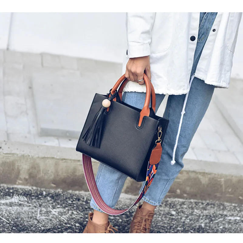 

HISUELY New Wood beads Women PU Leather Handbags Tassel Fashion Designer Black Vintage Shoulder Bags Messenger Bag Travel Tote