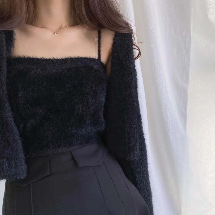 Кардиган из двух предметов сезон осень-зима 2021 укороченный топ норковый
