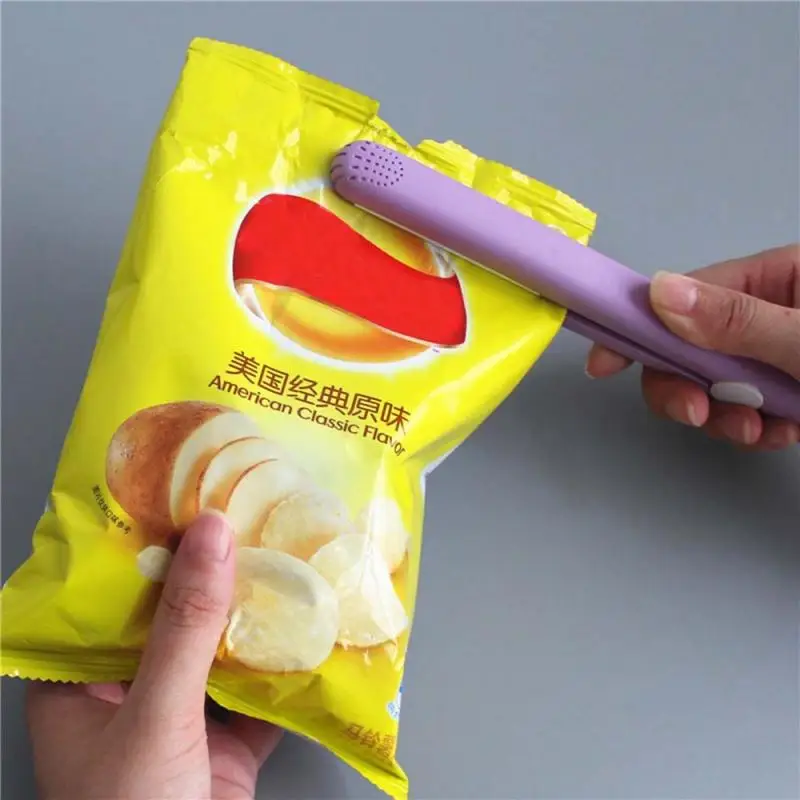 

1PC Household Mini Heat Sealing Machine Electric Portable Bag Clips Food Vacuum Sealer Handheld Plastic Impulse Sealer Hot Sales