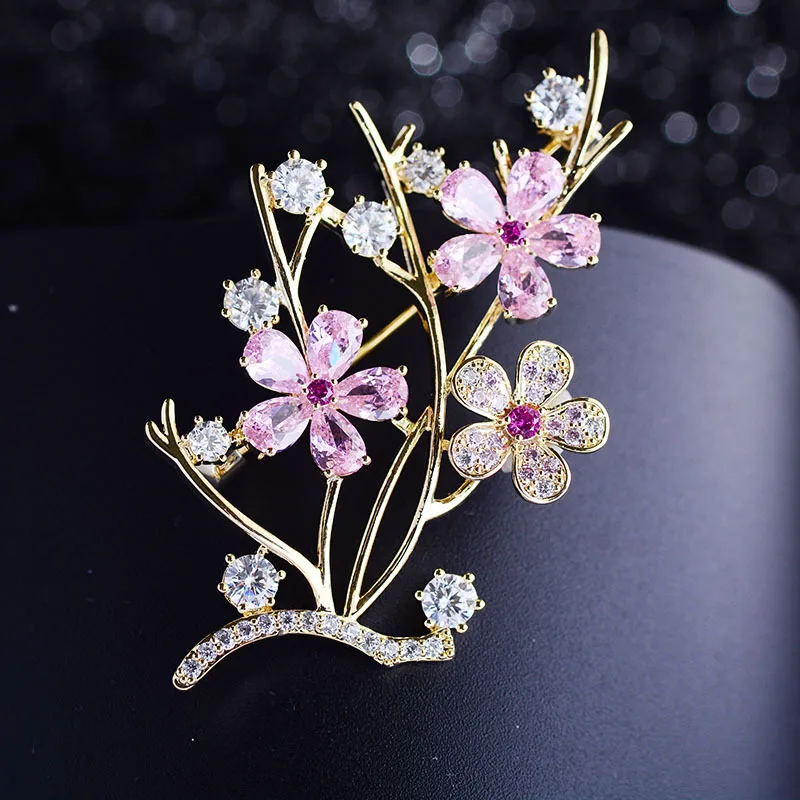 

High Quality Gold Plated Metal Lapel Pins Luxury Sparkling Cubic Zirconia Pink Flowers Brooch For Women Clothing Accessories