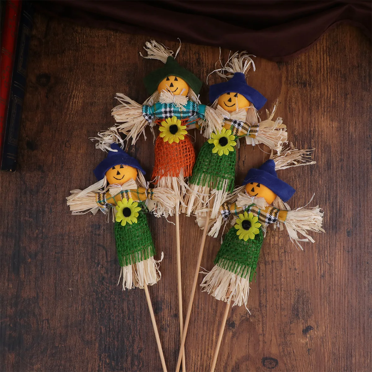 4pcs Halloween Scarecrow Bar Party Decor Swing Ornaments Classroom Layout Decoration Straw Doll Supplies (Random Style) | Дом и сад