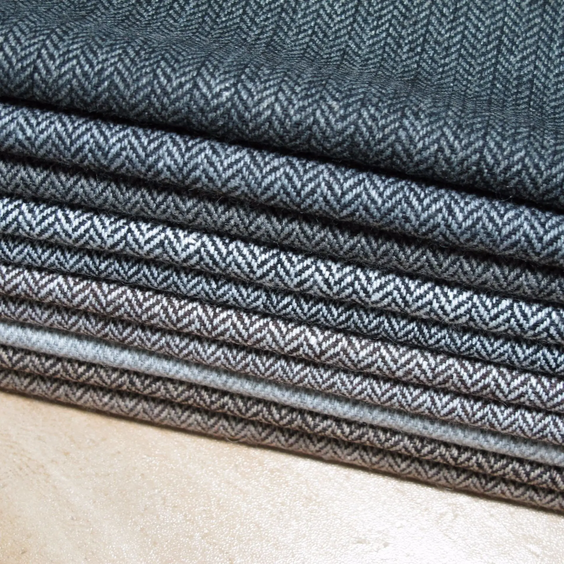 Полукамвольные перчатки с узором в елочку пальто обувь и шапка пуховик ткань