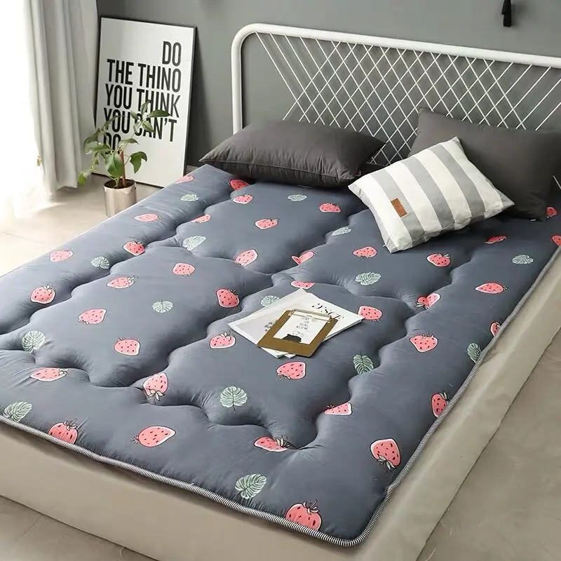 Удобный мягкий складной матрас татами для студенческого общежития