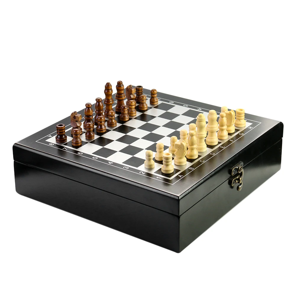 набор шахмат.