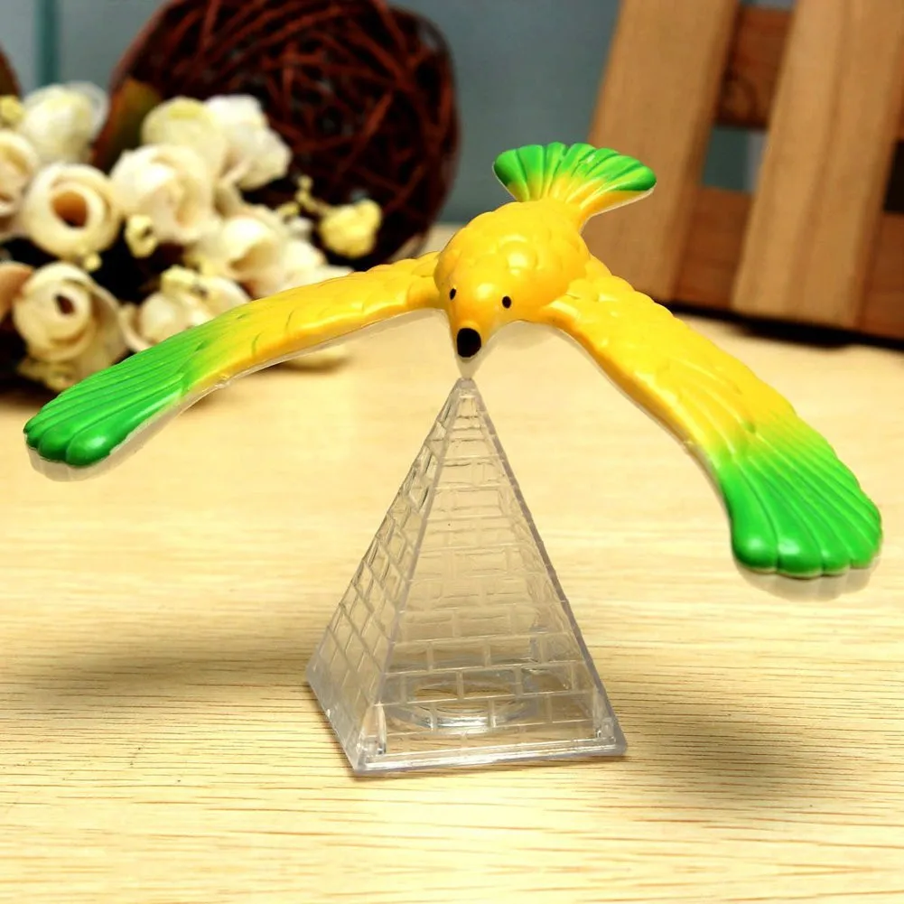 

2021 Funny Amazing Balancing Eagle With Pyramid Stand Magic Bird Desk Kids Toy Fun Learn Kid Funny Gift Jouets Pour Enfants