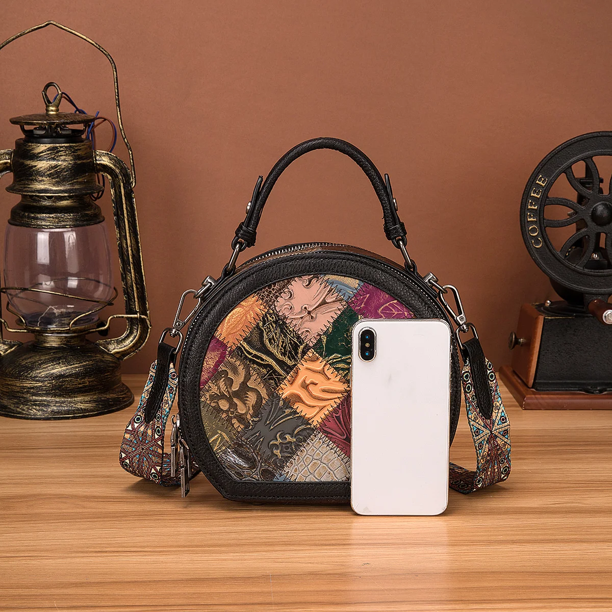 

New women's bag top layer cowhide fashion leisure splicing women's handbag Single Shoulder Messenger Bag 321