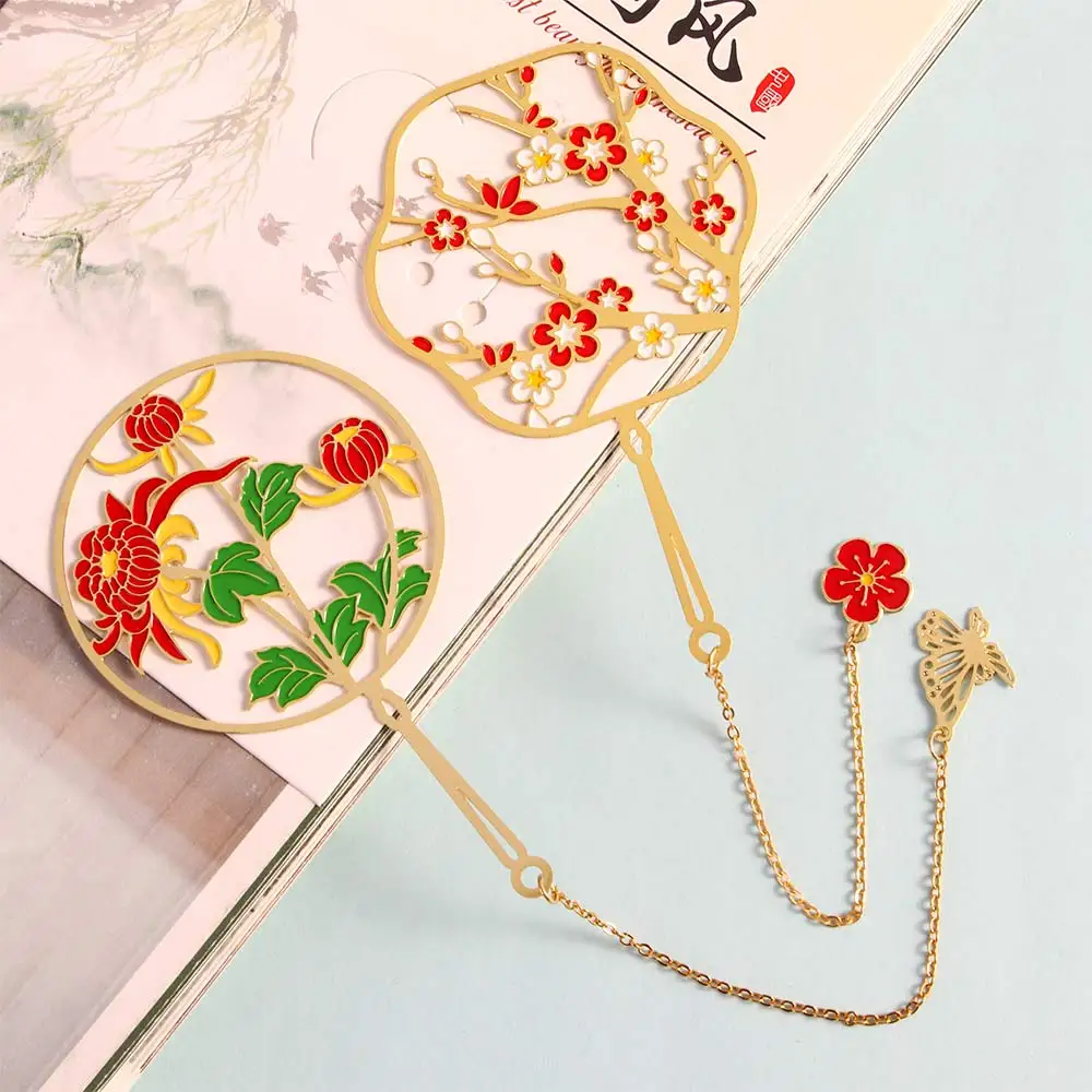 

2021 Chinese Style Retro Metal Bookmark Peacock Panda Pendant Hollow Bookmark Tassel Pagination Mark Stationery Supply Gifts
