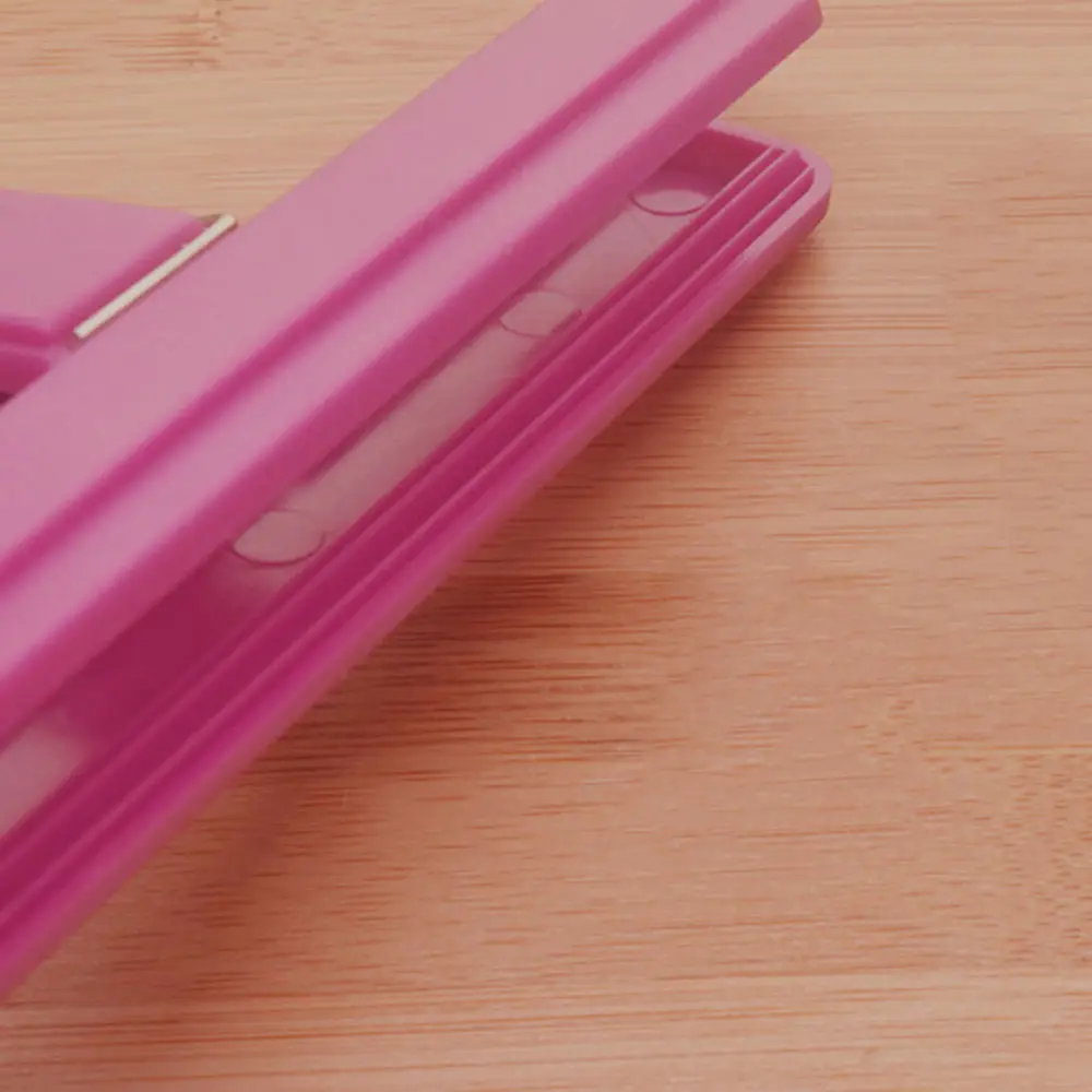 

3pcs Food Sealing Clip Snack Storage Bag Sealer Moisture-proof Snack Sealing Clip Clamp Household Close Clip Kitchen Tool