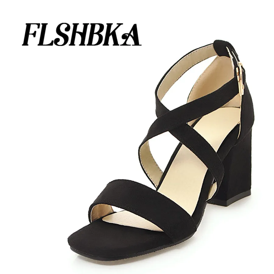 Женские босоножки с открытым носком на квадратном не сужающемся книзу массивном