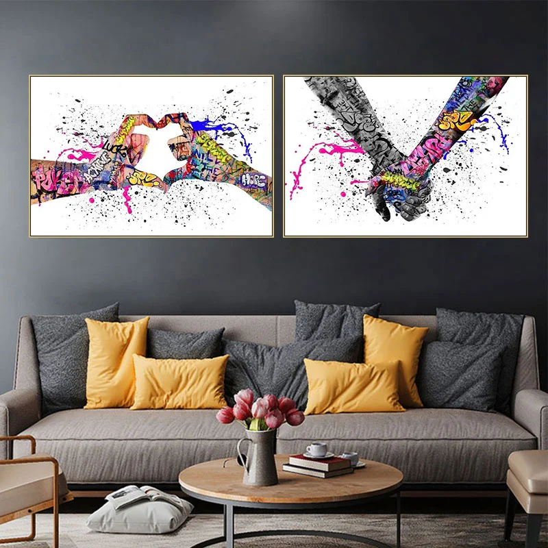 

Картина на холсте с надписью «Love» и надписью «Hand In Hand»