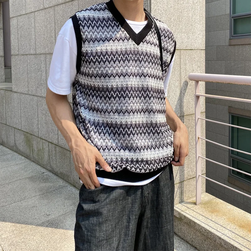

Men's Stripe Casual Knitted Vest 2022 Autumn New V Collar Sleeveless Sweater Vests Korean Trend Streetwear Tops Male Cloth