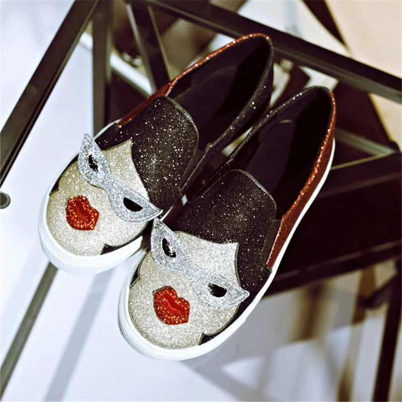 Buono scarpe для колледжа Повседневный стиль цветные очки с красными губами на толстой плоской подошве; женские тонкие туфли; лоферы