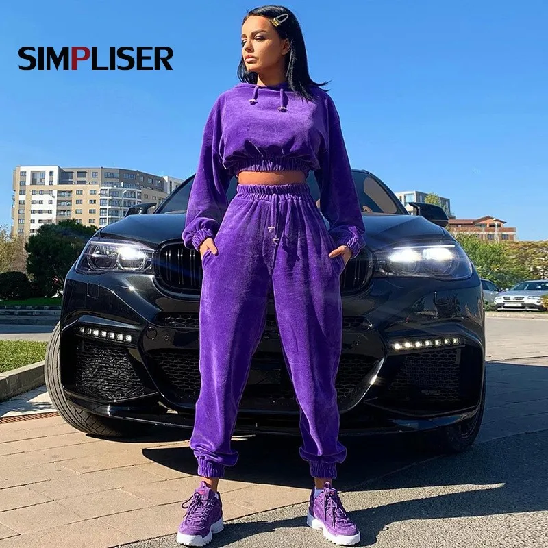 Женский спортивный костюм из двух предметов фиолетовый или розовый укороченный