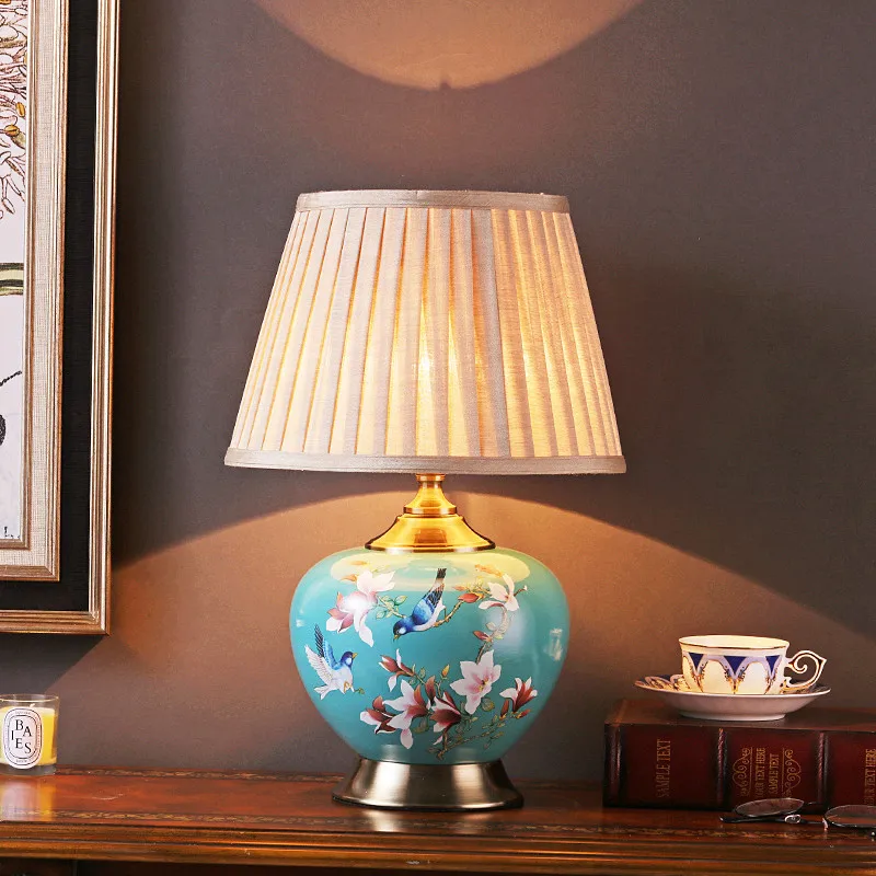 Настольная лампа в китайском стиле с цветами и птицами голубая Керамическая