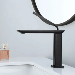 Смеситель для ванной комнаты из матовой золотой латуни, смеситель для ванной комнаты, смеситель для холодной и горячей воды, смеситель для раковины, черныйбелый кран на палубе