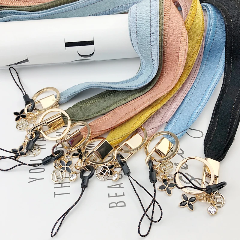 Шнурок для удостоверения личности однотонный Шарм на шею ремешок мобильный