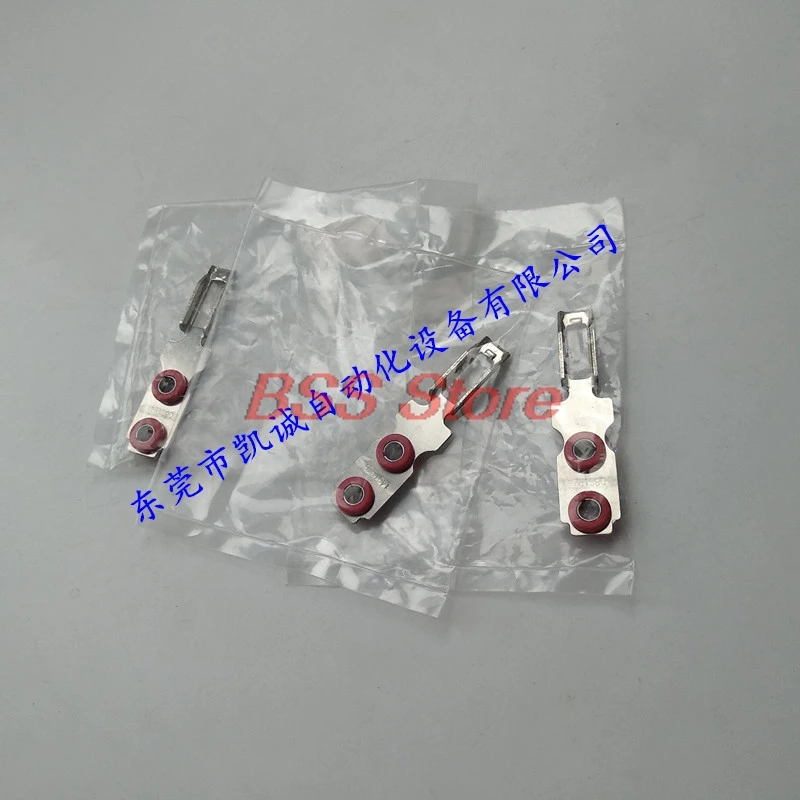 

Free shipping Sensor D4GS-NK1 slim thin safety door switch key sensor