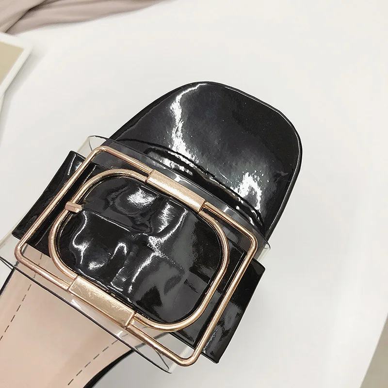 Летние женские тапочки стильные и прозрачные новинка 2021 модная женская обувь