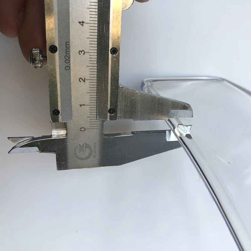 Дымчато серое/прозрачное ветровое стекло 4 мм с монтажным кронштейном подходит