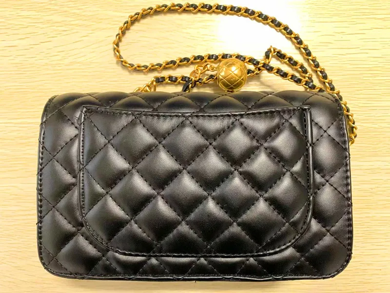 

Autumn 2020 new fashion small fragrant style caviar bag Lingge chain single shoulder slant across small bag women's fashion bag