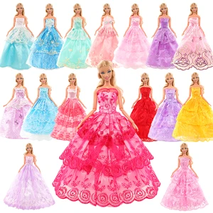 Модные 15 предметовкомплект, аксессуары для куклы = 5 платьев, случайный выбор + 10 туфель, свадебные благородные вечерние платья, Одежда для куклы Барби