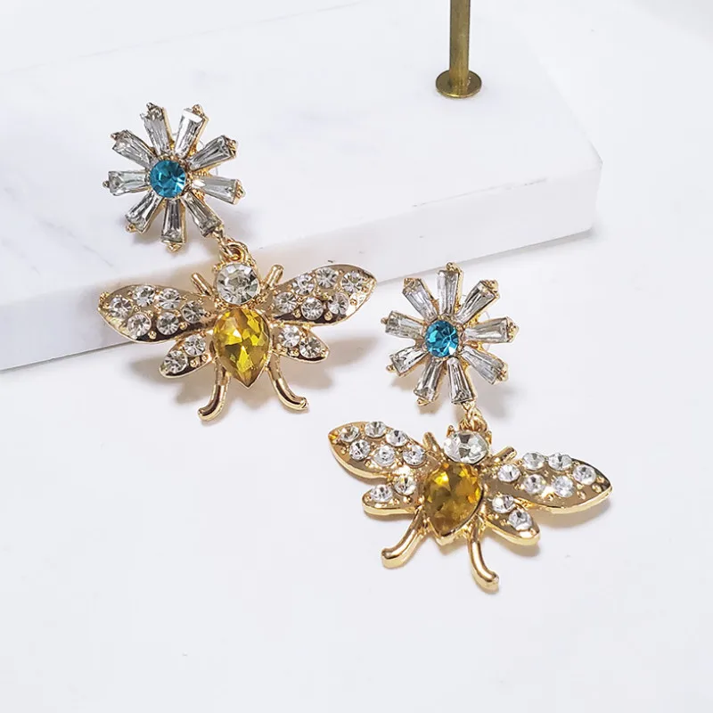 

Alloy Inlaid Rhinestone Dangle Earrings Temperament Geometric Ear Jewelry