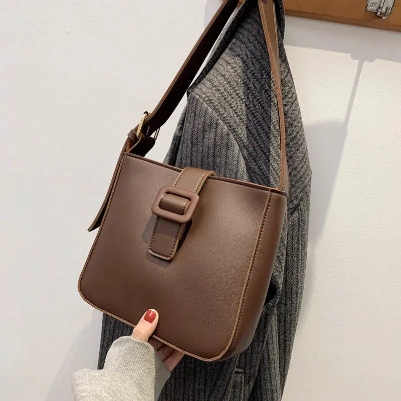 

Сумка на плечо женская, через плечо, дизайнерская сумочка, кошелек, женская сумка в стиле ретро на молнии, новинка 2021, подходящая ко всему сум...